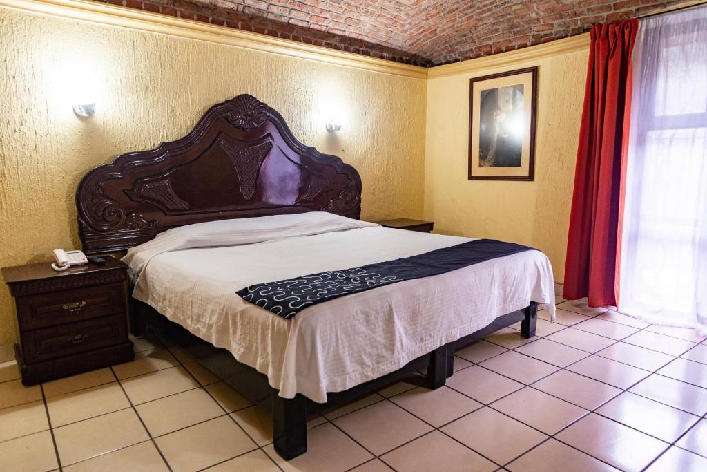 Сьюит (Люкс с кроватью размера «king-size») отеля Hotel Hacienda de Cobos, Гуанахуато