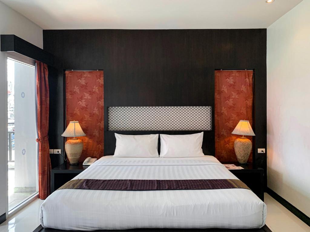Двухместный (Номер Делюкс с кроватью размера «queen-size») отеля Amata Patong, Пхукет