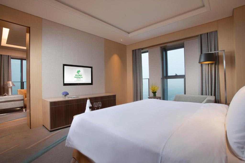 Сьюит (HolidayInn Superior Suite Room), Holiday Inn Suzhou Huirong Plaza