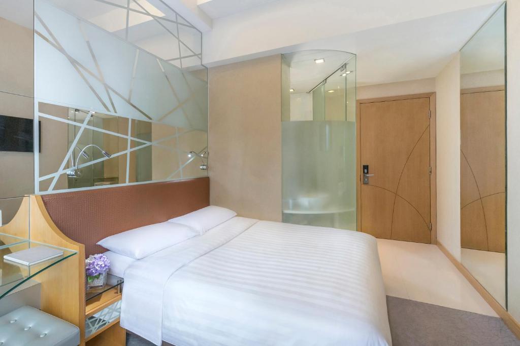 Двухместный (Room Superior – 21 Nights Self-quarantine Package) отеля Dorsett Mongkok, Hong Kong, Гонконг (город)