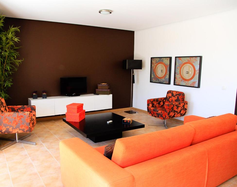 Апартаменты (Three-Bedroom Apartment with Sea View - 23) апартамента Apartamentos Paraíso Sol da Rocha, Портиман