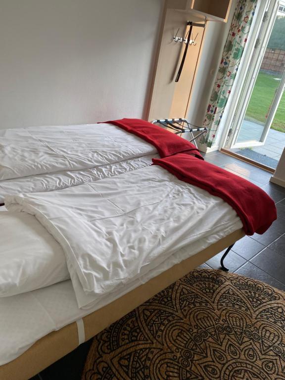 Двухместный (Двухместный номер эконом-класса с 2 отдельными кроватями) гостевого дома Wapnö Gård B&B, Хальмстад