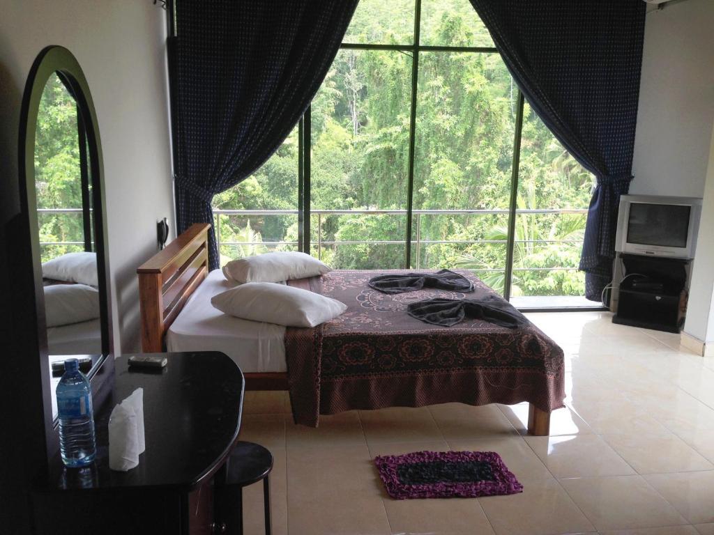 Двухместный (Улучшенный двухместный номер с 1 кроватью) отеля Kandy View Hotel, Канди