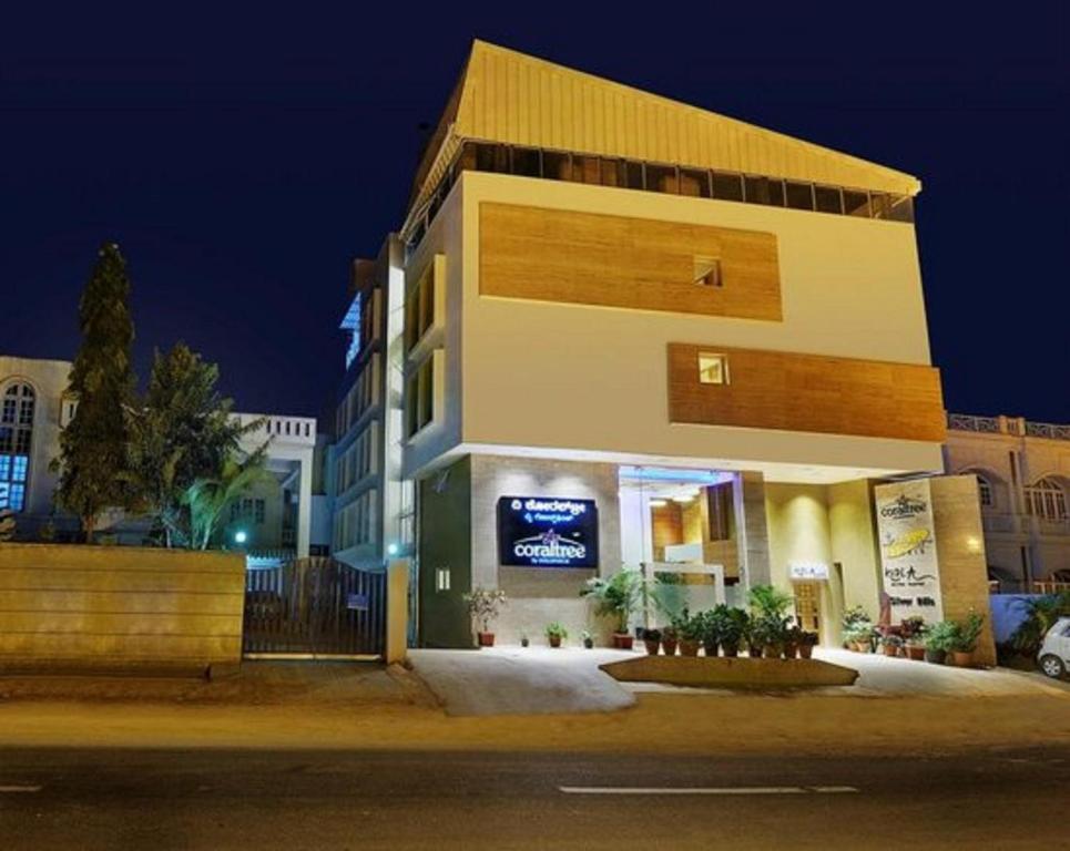 Отель Coral Tree Hotel, Бангалор