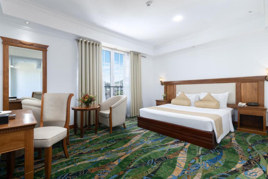 Двухместный (Двухместный номер Делюкс с 1 кроватью плюс бесплатные привилегии) отеля Araliya Green Hills Hotel, Нувара-Элия
