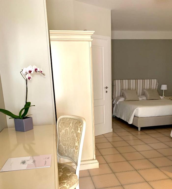 Двухместный (Двухместный номер с 1 кроватью и базовыми удобствами) отеля Hotel Clodia, Сирмионе