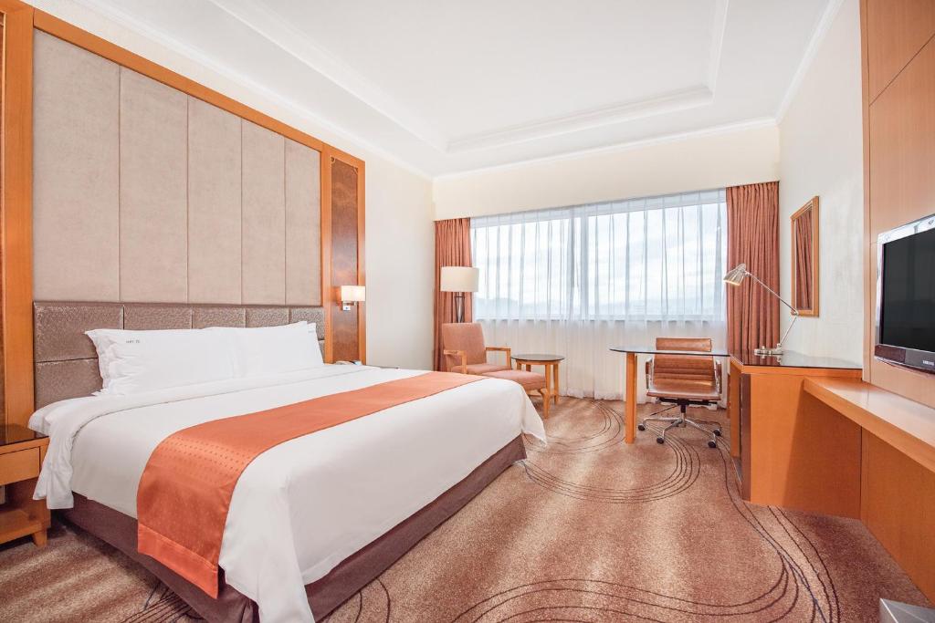 Двухместный (Улучшенный номер), Holiday Inn Beijing Chang An West