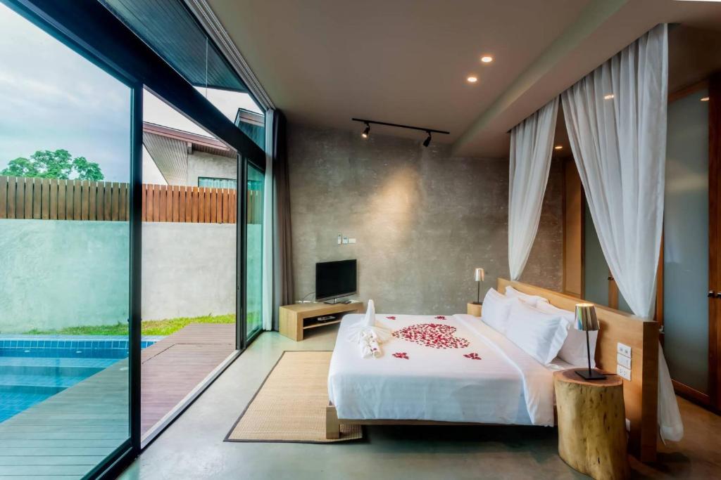 Вилла (Улучшенная вилла с частным бассейном (тип C)) курортного отеля Sea Two Pool Villa Resort Pattaya, Паттайя