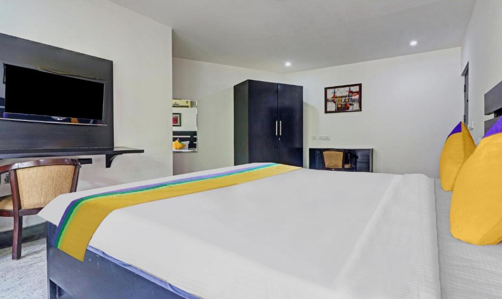 Двухместный (Двухместный номер Делюкс с 1 кроватью) отеля Treebo Thor Thikana, Гургаон