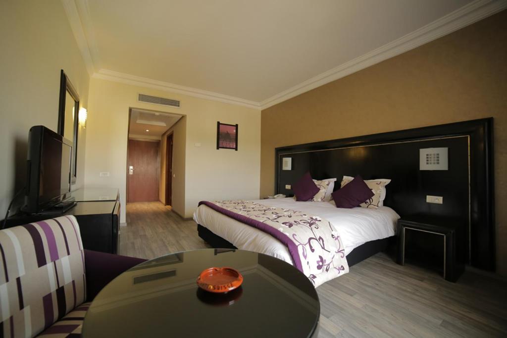 Двухместный (Номер с кроватью размера «king-size») отеля Hotel Suisse, Касабланка