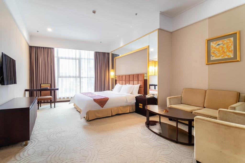 Двухместный (Двухместный номер с 1 кроватью и видом на город) отеля Fortune Hotel, Гуанчжоу