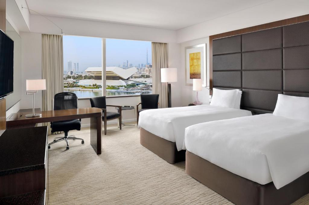 Двухместный (Номер Делюкс с 2 односпальными кроватями, рядом с берегом) отеля Crowne Plaza Dubai Festival City, Дубай