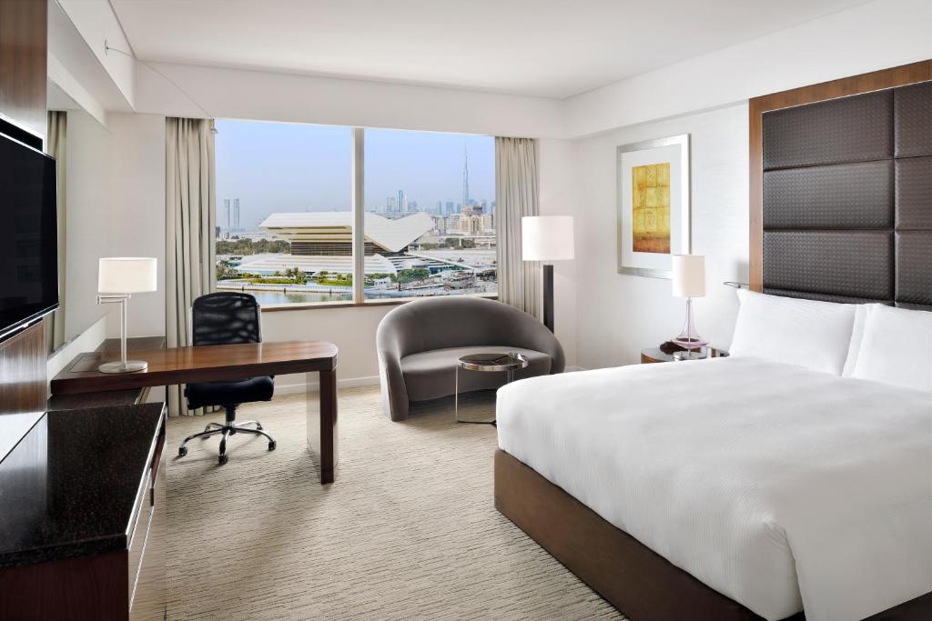 Двухместный (Номер Делюкс с 1 кроватью размера «king-size», рядом с берегом) отеля Crowne Plaza Dubai Festival City, Дубай
