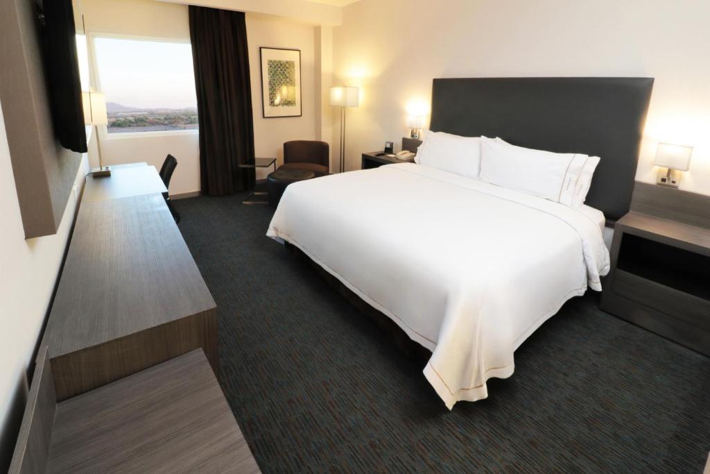 Двухместный (Стандартный двухместный номер с 1 кроватью или 2 отдельными кроватями) отеля Holiday Inn Express Hotel & Suites Hermosillo, Эрмосильо