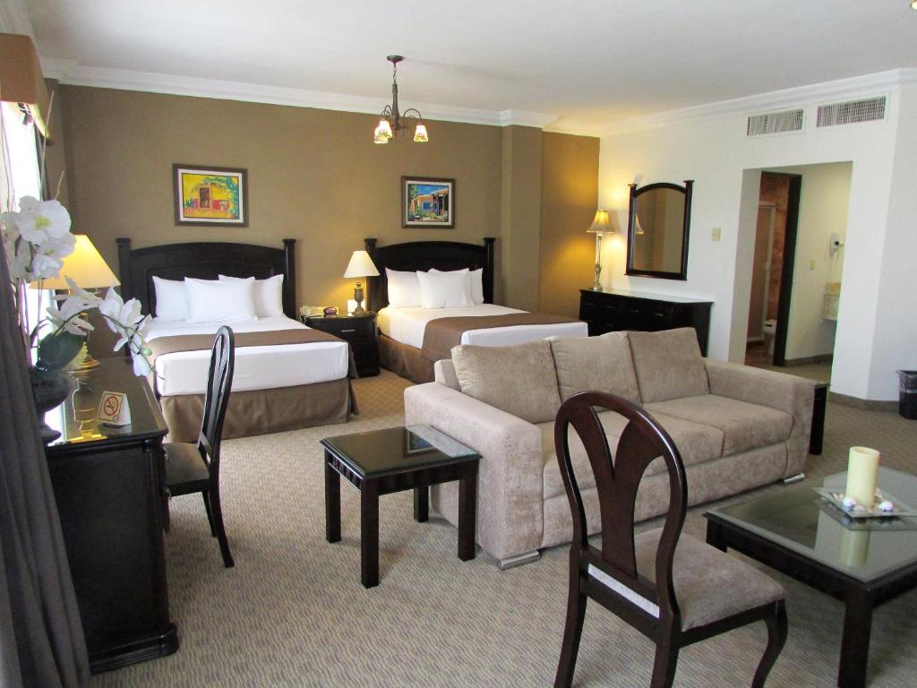 Семейный (Люкс с 2 двуспальными кроватями – для некурящих) отеля Best Western Hotel Posada Del Rio Express, Торреон