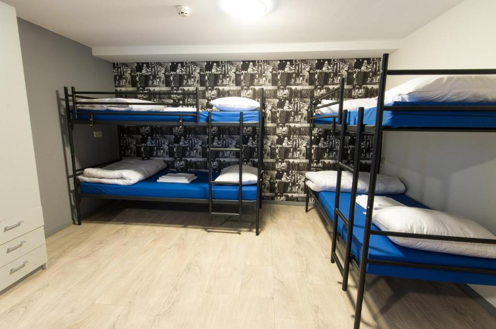 Номер (Кровать в общем 4-местном номере для мужчин и женщин) хостела Kings Inn City Hostel & Hotel Alkmaar, Амстердам