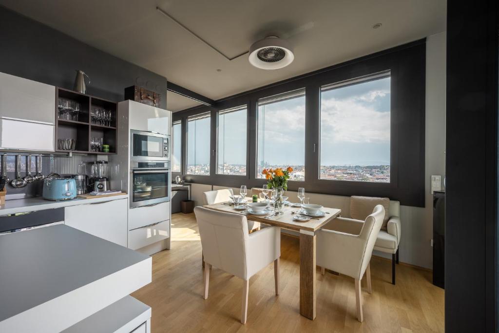 Апартаменты (Rooftop Apartment (Black View)), Skyflats Vienna