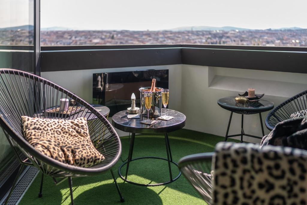 Апартаменты (Rooftop Apartment (Black View)), Skyflats Vienna