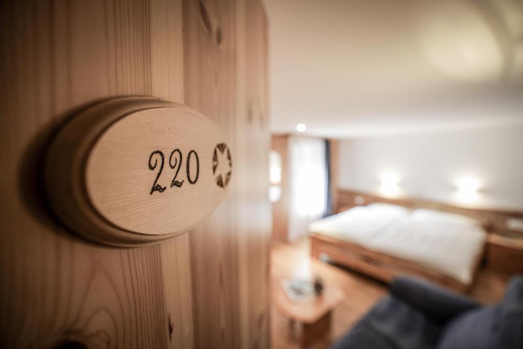 Двухместный (Двухместный номер «Комфорт» с 1 кроватью) отеля Hotel Garni Sonnenhalde, Ароза