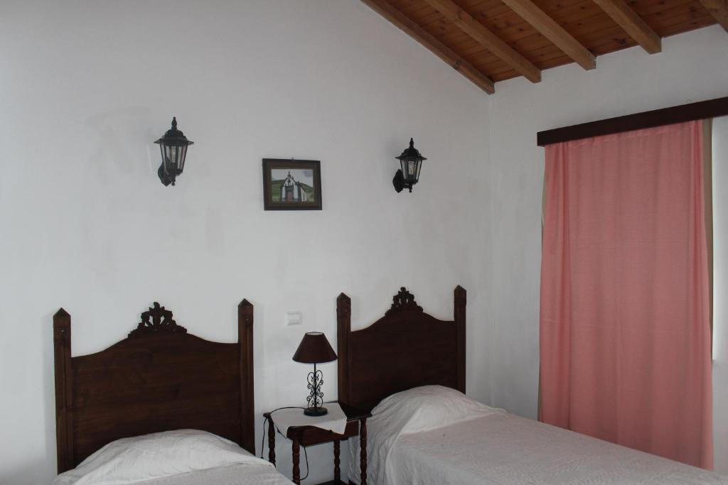 Двухместный (Двухместный номер с 2 отдельными кроватями и балконом) гостевого дома Quinta Do Canavial, Велаш