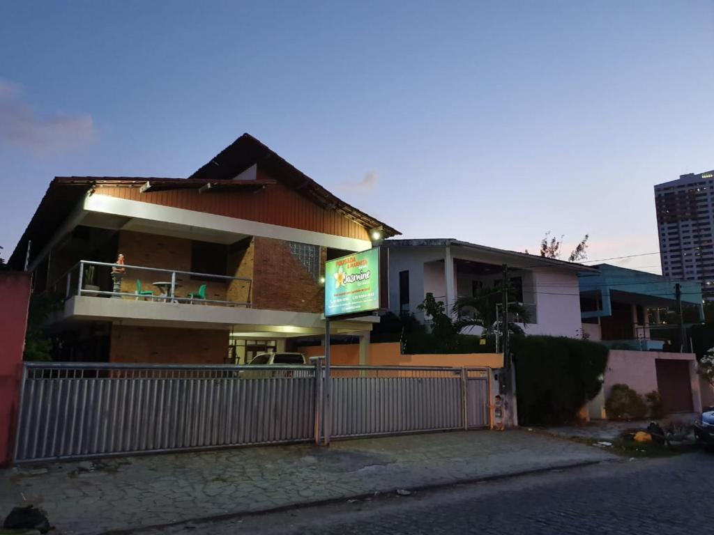 Гостевой дом Pousada Jasmine Residence, Жуан-Песоа