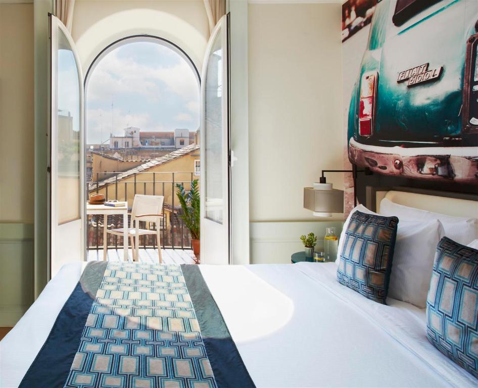Двухместный (Улучшенный номер с 1 кроватью размера «king-size») отеля Hotel Indigo Rome - St. George, Рим