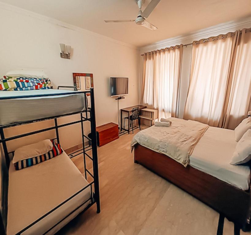 Семейный (Семейный номер с общей ванной комнатой) хостела The Madpackers Hostel, Нью-Дели
