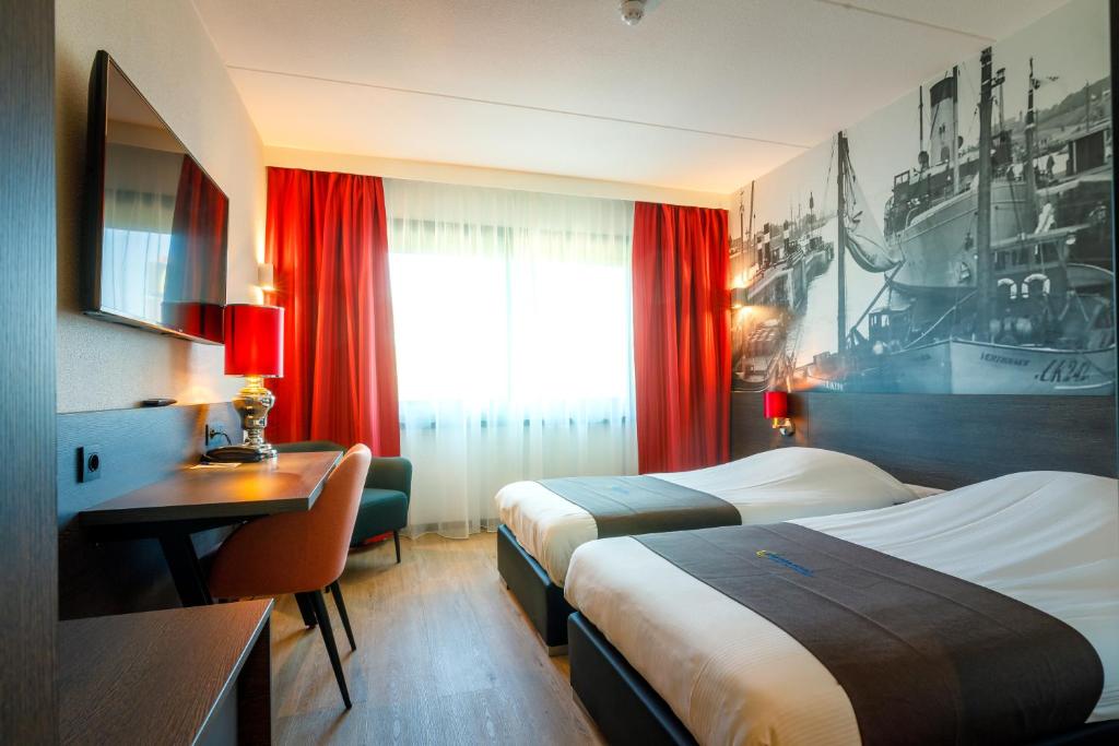 Двухместный (Двухместный номер Делюкс с 2 отдельными кроватями) отеля Bastion Hotel Haarlem Velsen, Амстердам