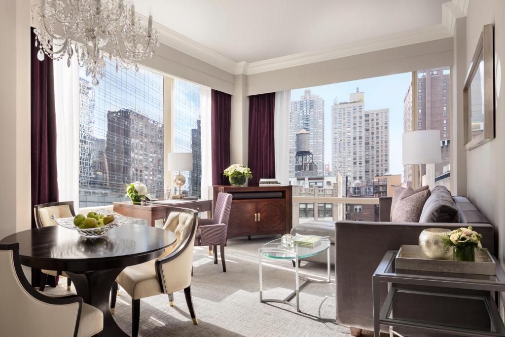 Сьюит (Представительский люкс с 1 спальней с видом на город) отеля Trump International New York, Нью-Йорк