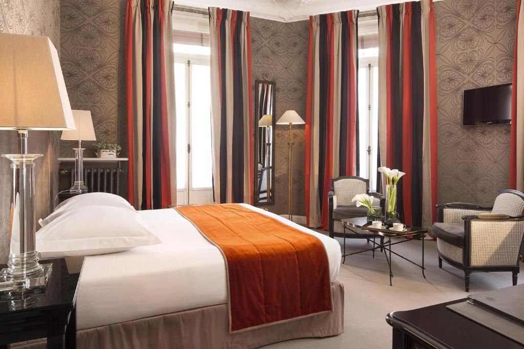Сьюит (Двухместный номер Делюкс с 1 кроватью или 2 отдельными кроватями) отеля Hotel West-End, Париж