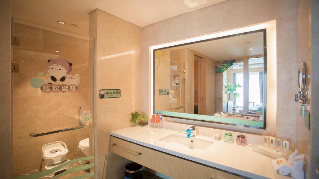 Сьюит (One-Bedroom King Suite - Kids Theme), Holiday Inn Suzhou Huirong Plaza