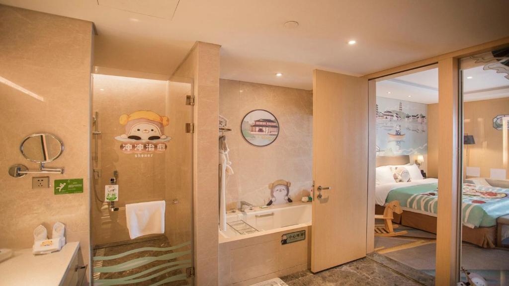 Сьюит (One-Bedroom King Suite - Kids Theme), Holiday Inn Suzhou Huirong Plaza