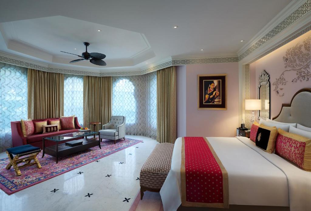 Сьюит (Люкс Palace) отеля JW Marriott Jaipur Resort & Spa, Джайпур