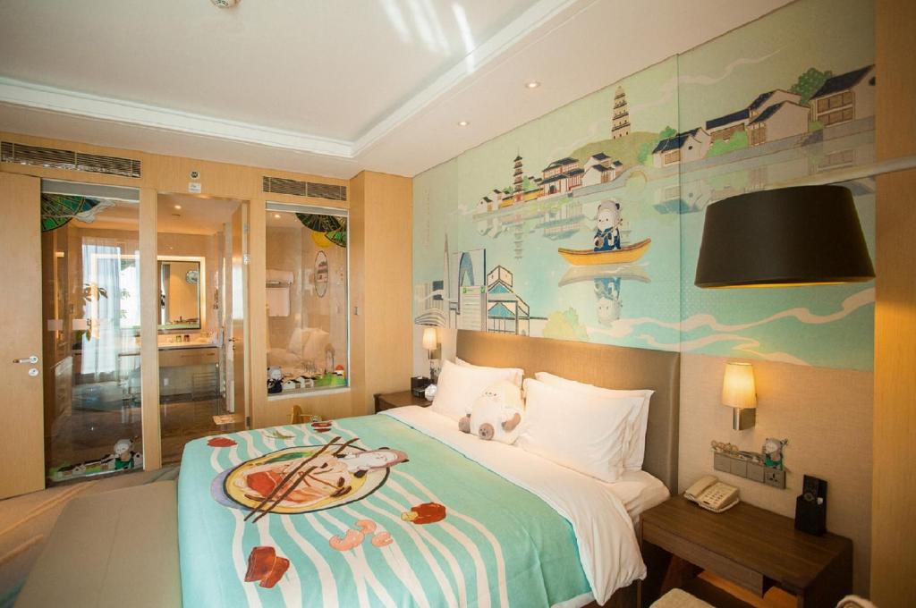 Сьюит (One-Bedroom King Suite - Kids Theme) отеля Holiday Inn Suzhou Huirong Plaza, Сучжоу