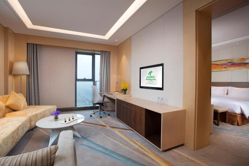 Сьюит (HolidayInn Superior Suite Room) отеля Holiday Inn Suzhou Huirong Plaza, Сучжоу