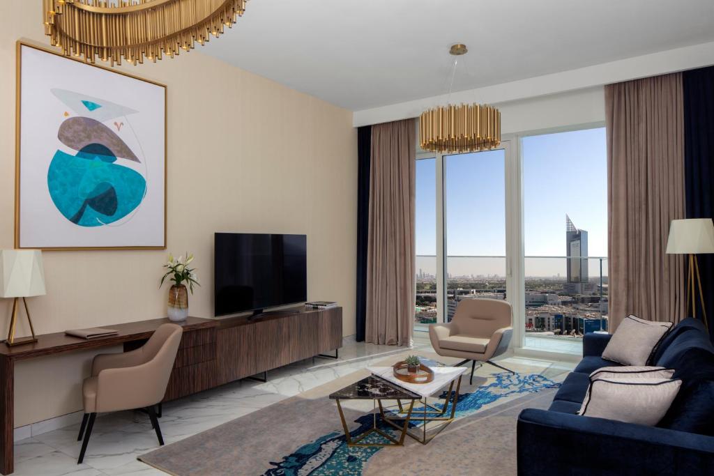 Апартаменты (Пакет услуг «Домашний отпуск» - Улучшенные апартаменты с 1 спальней, ужин включен) апарт-отеля Avani Palm View Dubai Hotel & Suites, Дубай