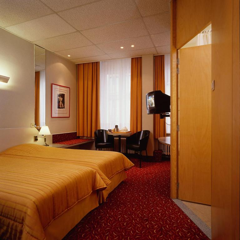 Двухместный (Двухместный номер Делюкс с 2 отдельными кроватями) отеля Hotel Glenmore, Остенде