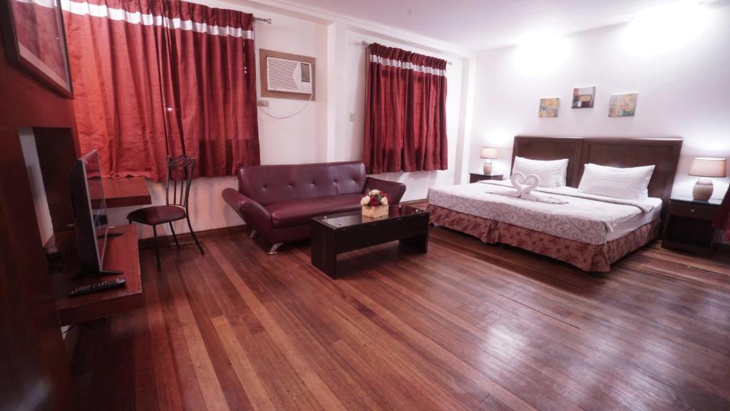 Сьюит (Люкс с 2 спальнями) апартамента 1775 Adriatico Suites, Манила