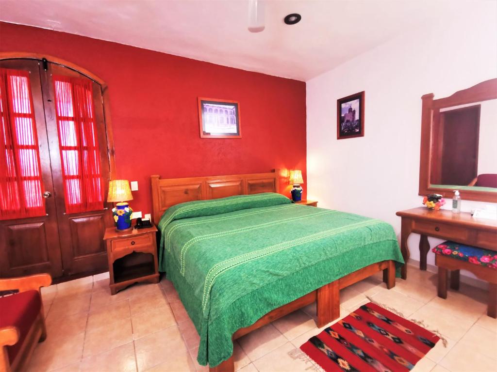 Двухместный (Улучшенный номер с кроватью размера «king-size») отеля Hotel Casa de la Tía Tere, Оахака-де-Хуарес
