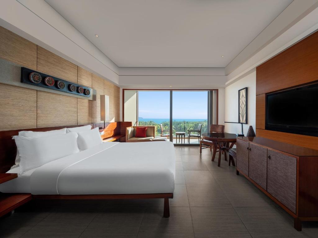 Двухместный (Номер Делюкс с кроватью размера «king-size», вид на океан), Pullman Oceanview Sanya Bay Resort & Spa