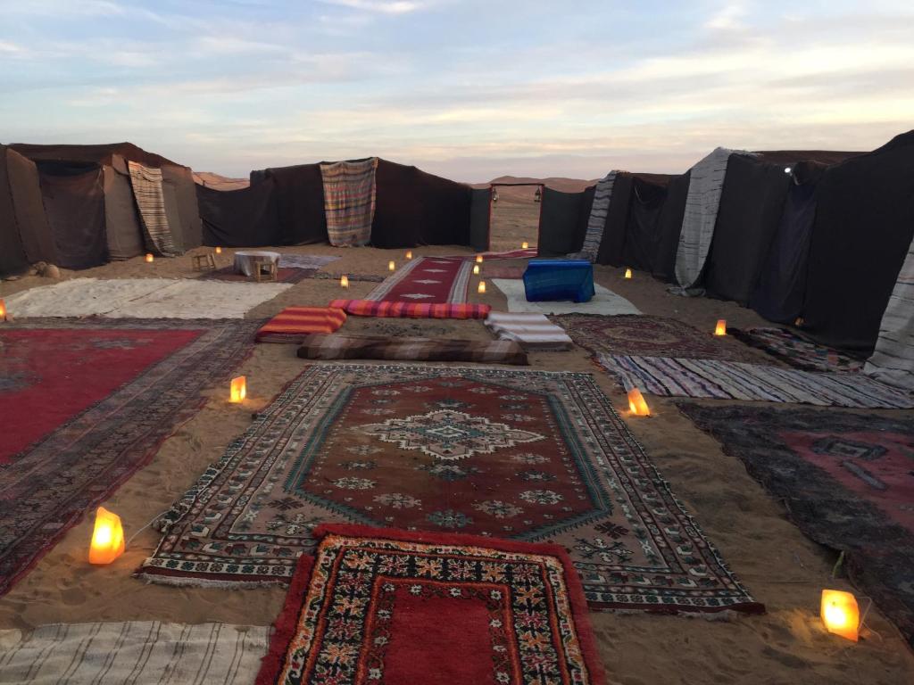 Номер (Шатер) отеля Desert Queen Camp ( typical luxury), Мерзуга