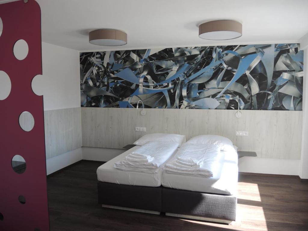Двухместный (Двухместный номер с 2 отдельными кроватями - Подходит для гостей с ограниченными физическими возможностями) отеля Hotel Garni VŠB, Острава