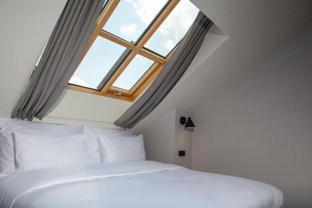 Студио (Двухуровневый номер-студио), OREA Place Seno