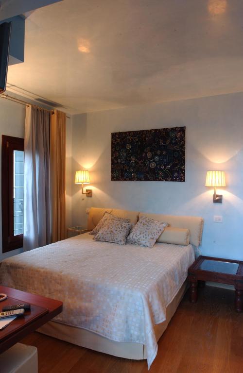 Двухместный (Улучшенный двухместный номер с 1 кроватью) гостевого дома Ca' Dei Dogi, Венеция