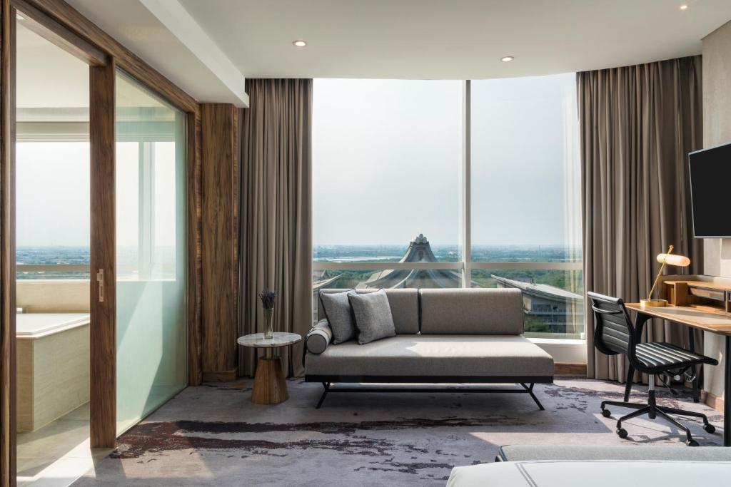 Сьюит (Swiss Prestige King Suite), Swissôtel Jakarta PIK Avenue