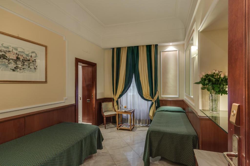 Семейный (Семейный номер) отеля Hotel Borromeo, Рим