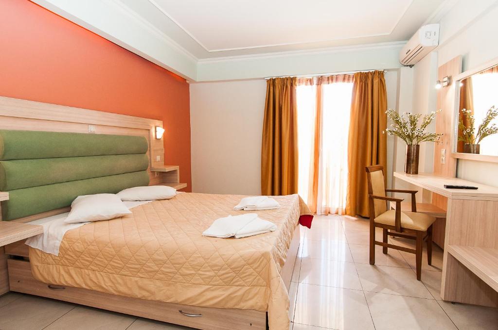 Двухместный (Улучшенный двухместный номер с 1 кроватью или 2 отдельными кроватями) апарт-отеля Zante Plaza Hotel & Apartments, Лаганас