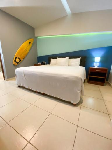 Двухместный (Номер Делюкс с кроватью размера «king-size») отеля Hotel & Suites Clipperton, Веракрус