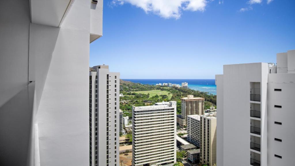 Сьюит (Суперлюкс с видом на море), Waikiki Banyan by Darmic