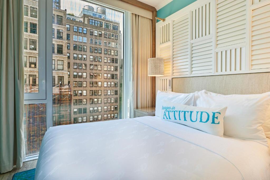 Двухместный (Номер Делюкс с кроватью размера «queen-size») отеля Margaritaville Resort Times Square, Нью-Йорк